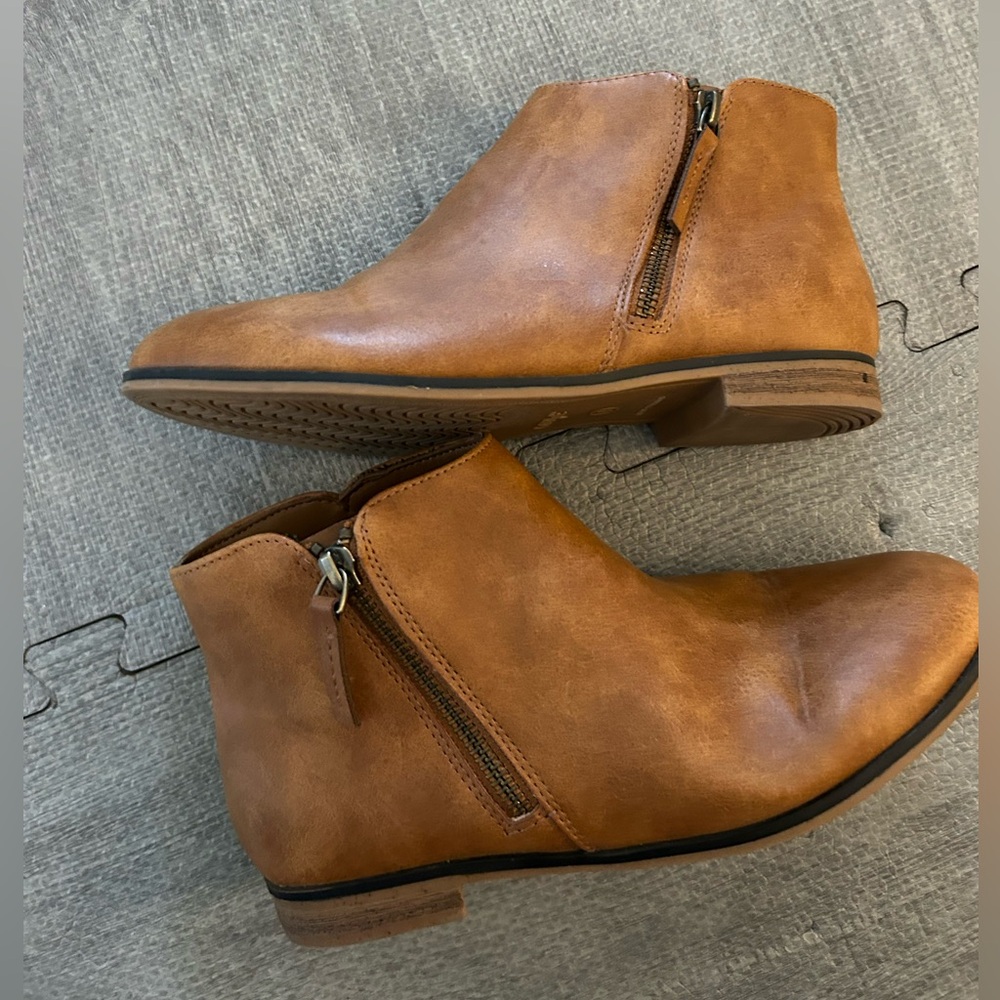 Cat & Jack Kids Tan Ankle Zip up Boots